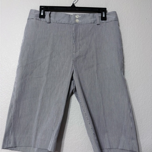 Ralph Lauren Pants - Woman’s Lauren Ralph Lauren Seersucker Blue White Pinstriped Flat Walking Shorts